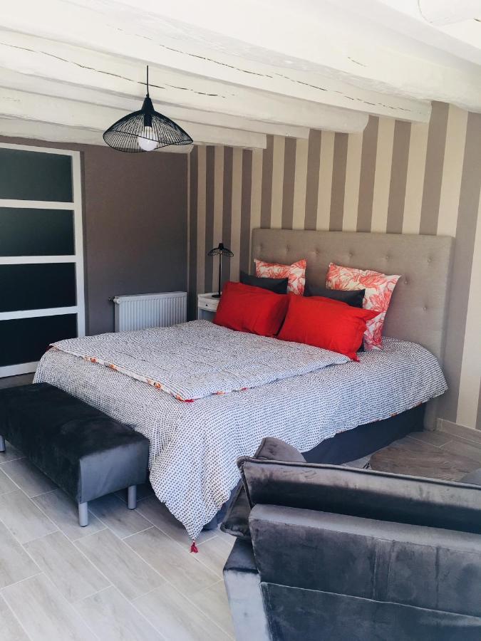 Au Bord De La Dhuy Bed and Breakfast Orges Buitenkant foto